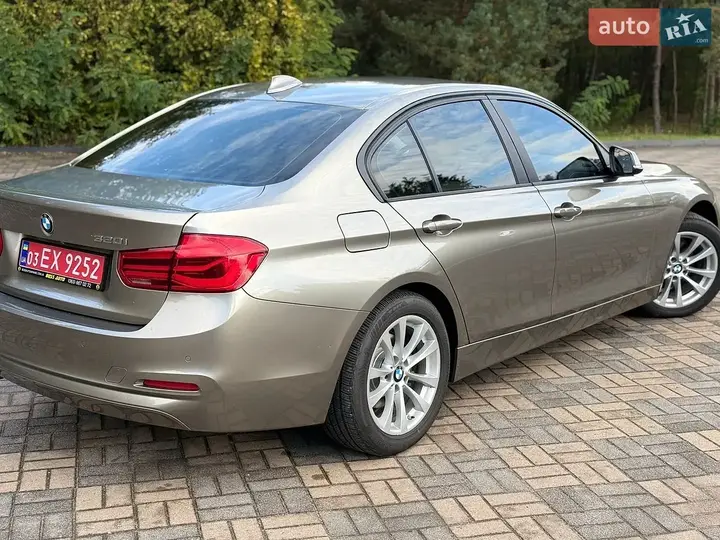 BMW 3 Series 2017 photo 3