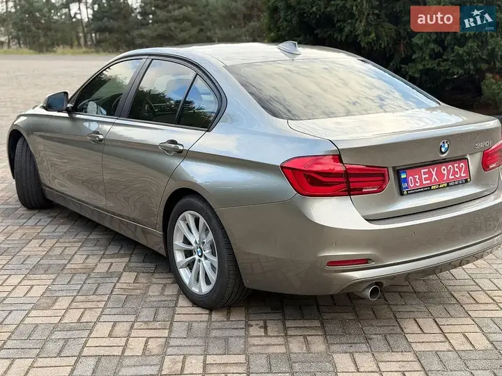 BMW 3 Series 2017 photo 4