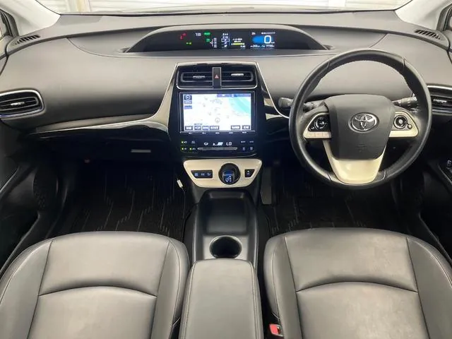 Toyota Prius 2018 photo 2