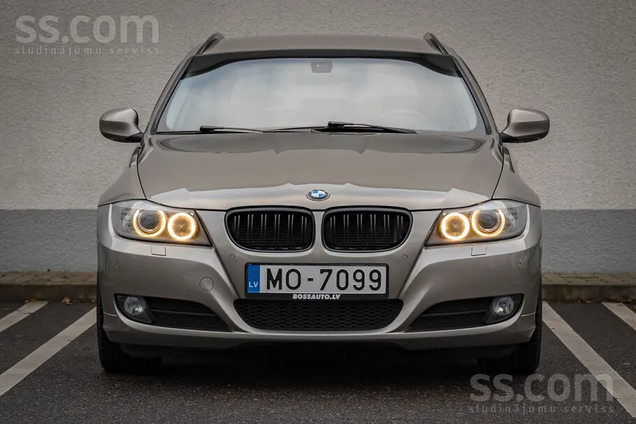 BMW 320D 2010 photo 2