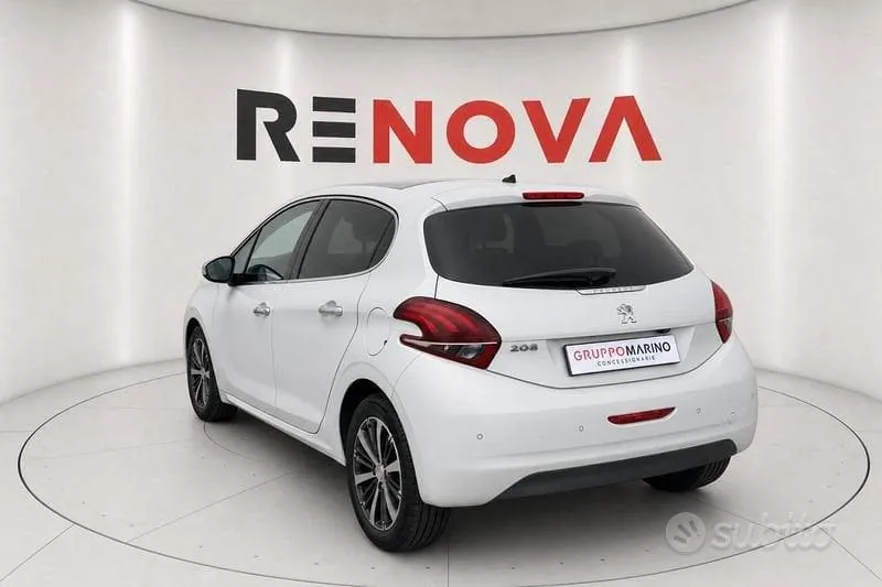 Peugeot 208 2018 photo 3