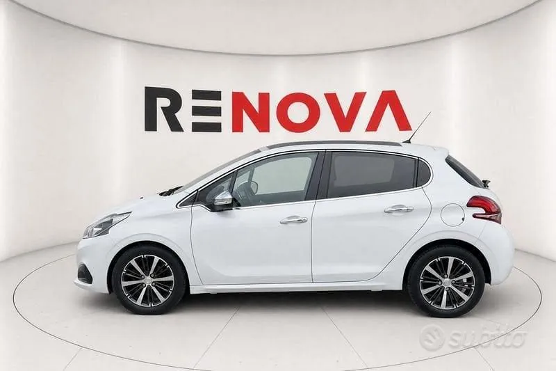 Peugeot 208 2018 photo 2