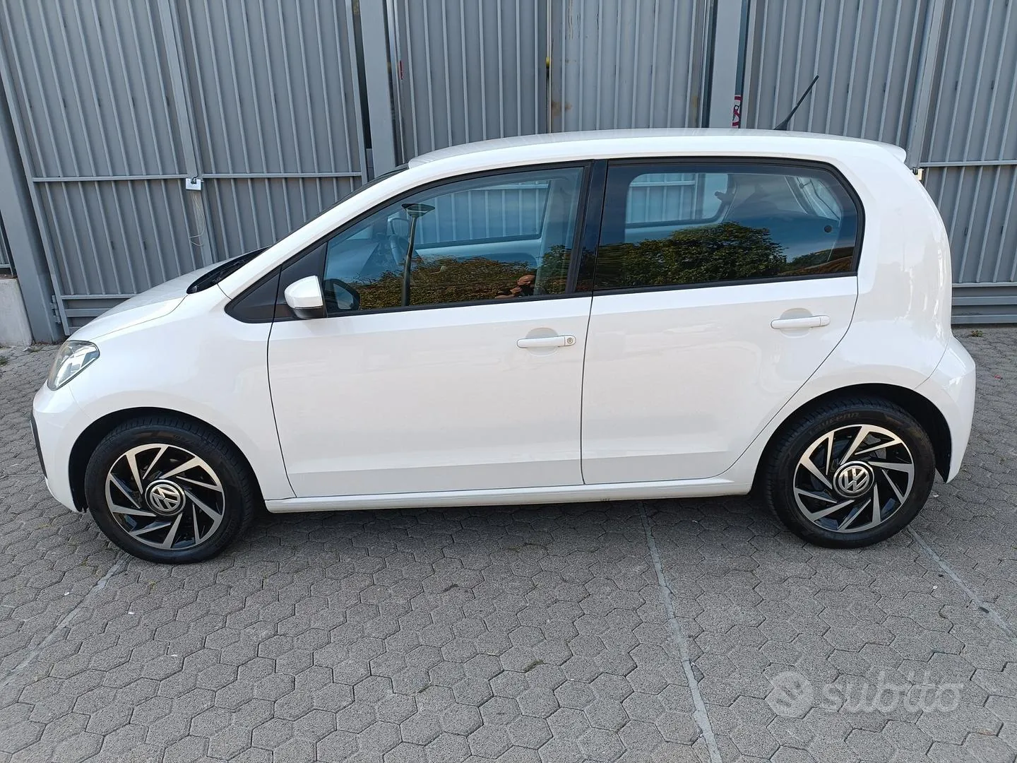 Volkswagen Up 2019 photo 3