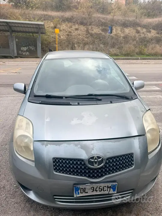 Toyota Yaris 2007 photo 2