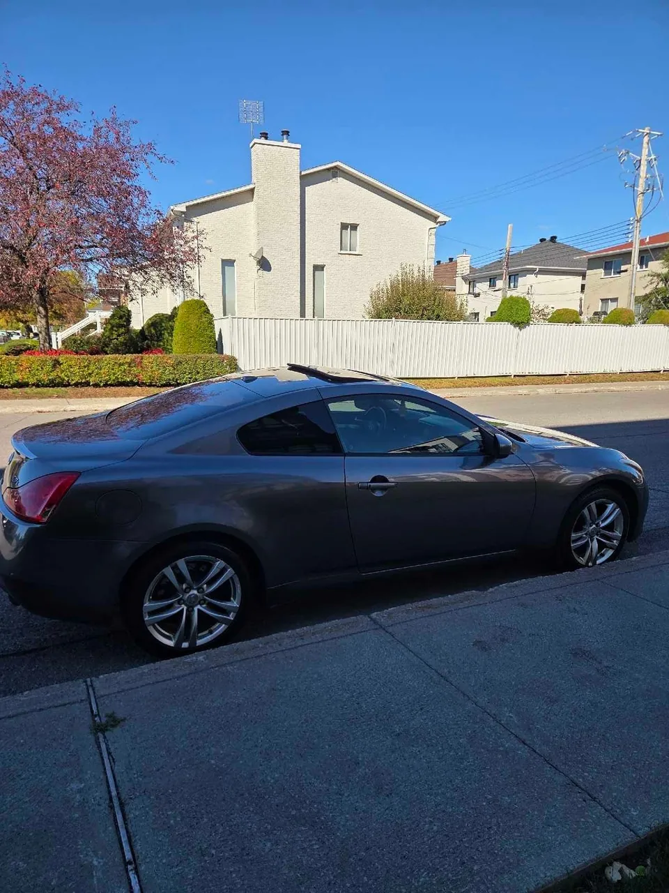 Infiniti G37X 2010 photo 5