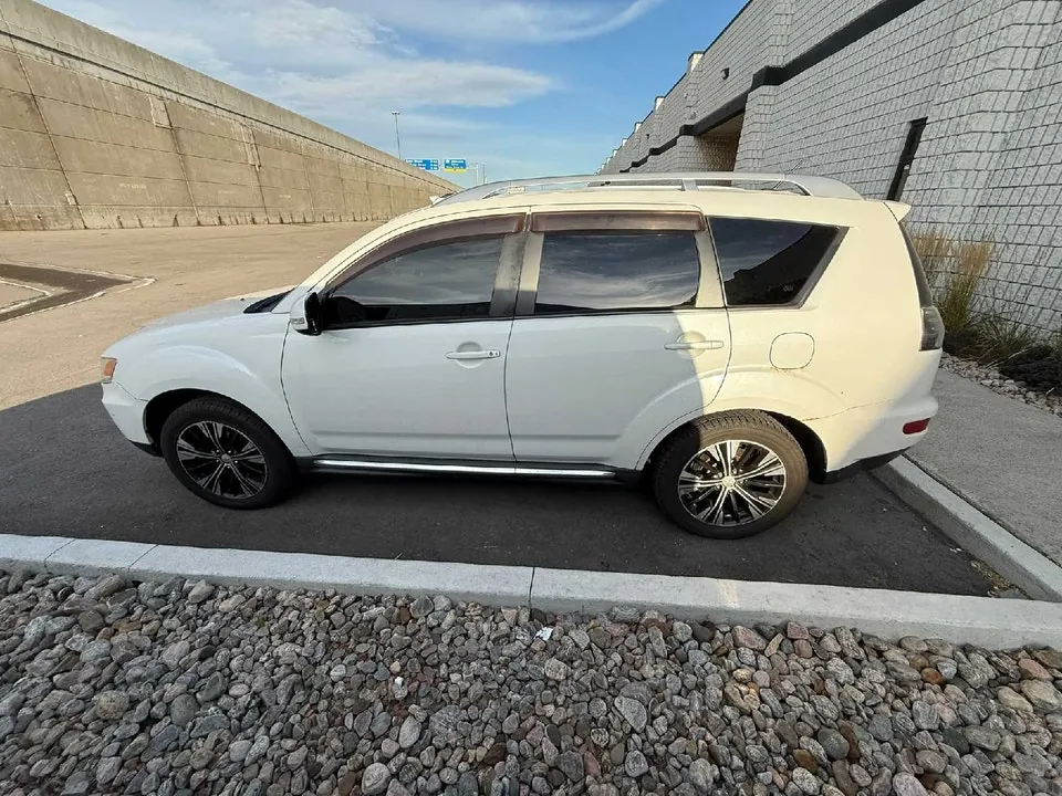Mitsubishi Outlander 2014 photo 4