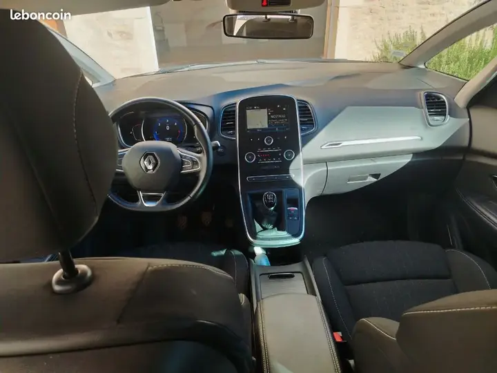 Renault Scenic 2019 photo 3