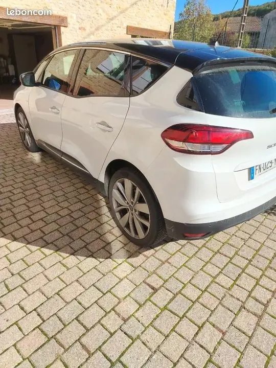 Renault Scenic 2019 photo 2