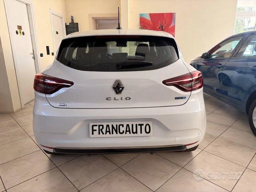 Renault Clio 2023 photo 2