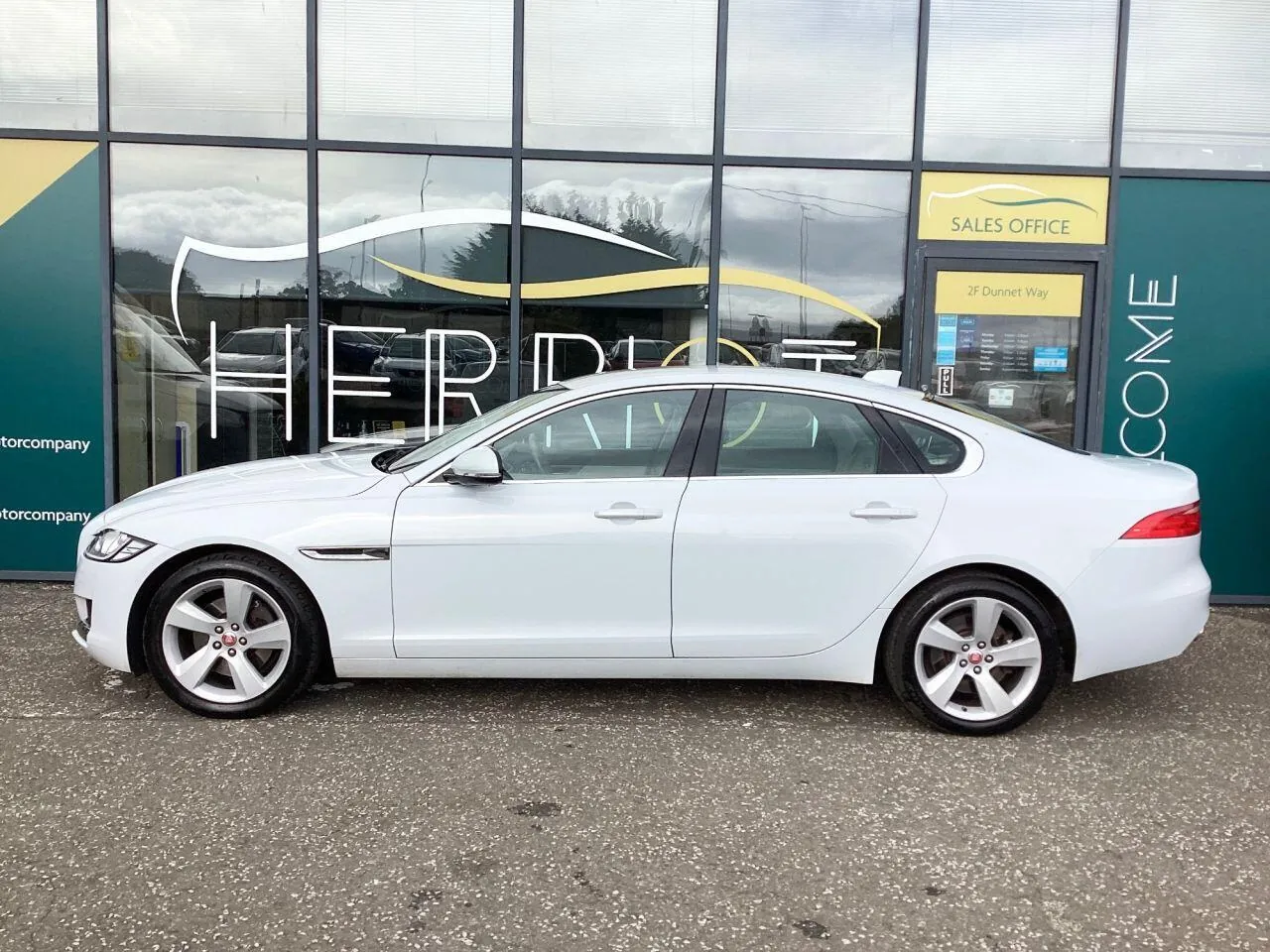 Jaguar Xf 2017 photo 3