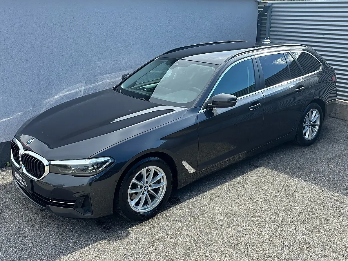 BMW 5 Series 2023 photo 2