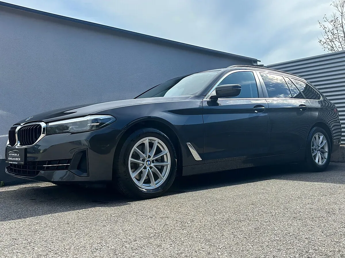BMW 5 Series 2023 photo 3