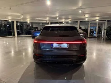 Audi Q8 E-Tron 2024 photo 3