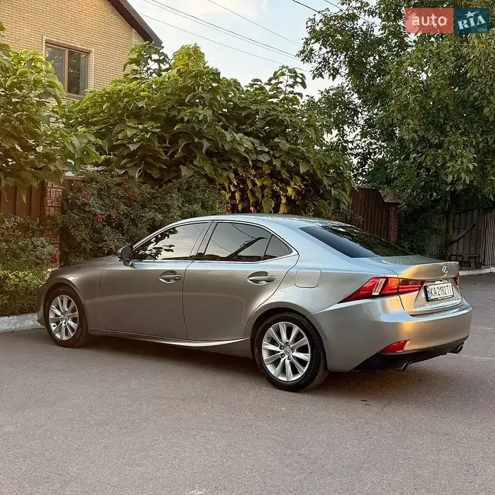 Lexus Is 2013 photo 5