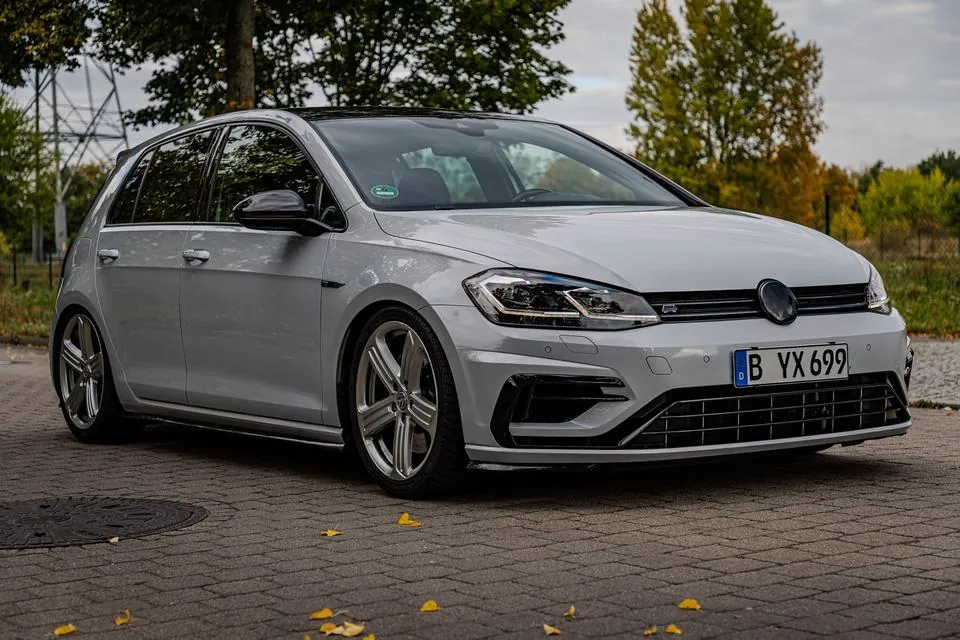 Volkswagen Golf 7 R