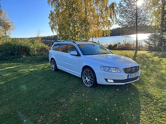 Volvo V70 2016 photo 2