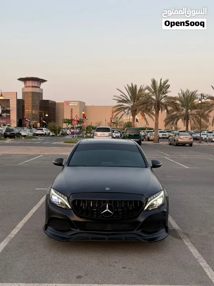 Mercedes-Benz C300 2018 photo 3