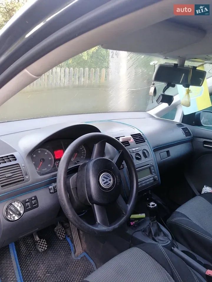 Volkswagen Touran 2004 photo 5