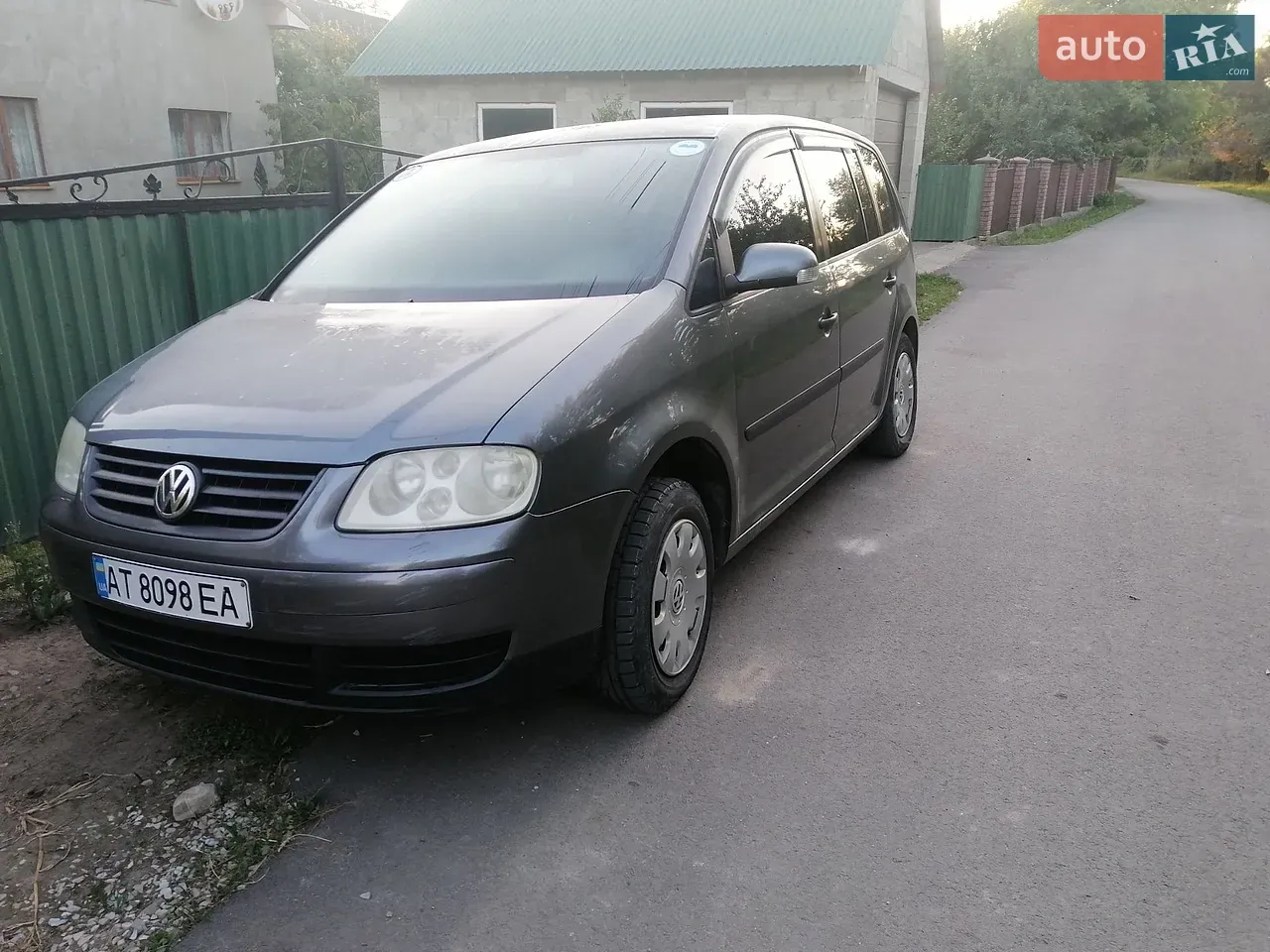 Volkswagen Touran 2004 photo 3