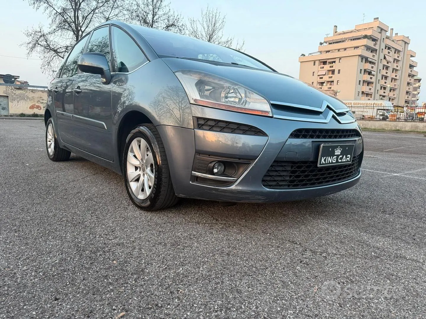Citroen C4 Picasso 2010 photo 2