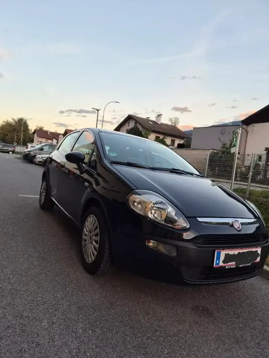 Fiat Punto 2010 photo 2