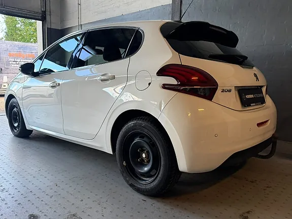 Peugeot 208 2016 photo 4