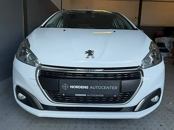 Peugeot 208 2016 photo 2