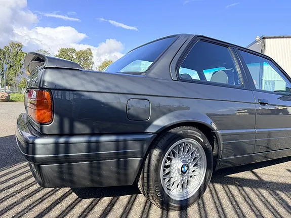 BMW 325I 1989 photo 4