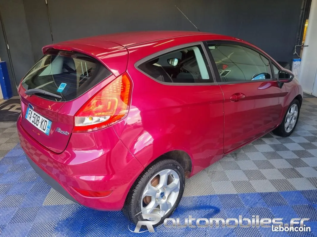Ford Fiesta 2009 photo 3