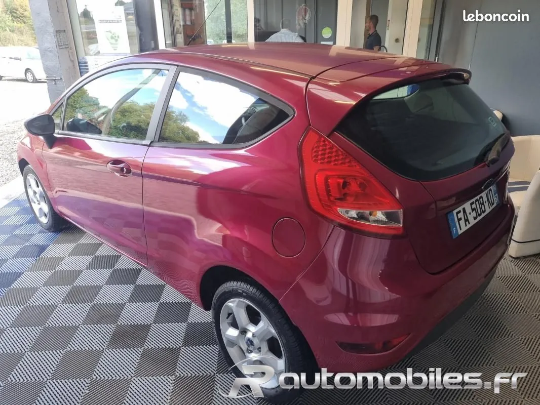 Ford Fiesta 2009 photo 2