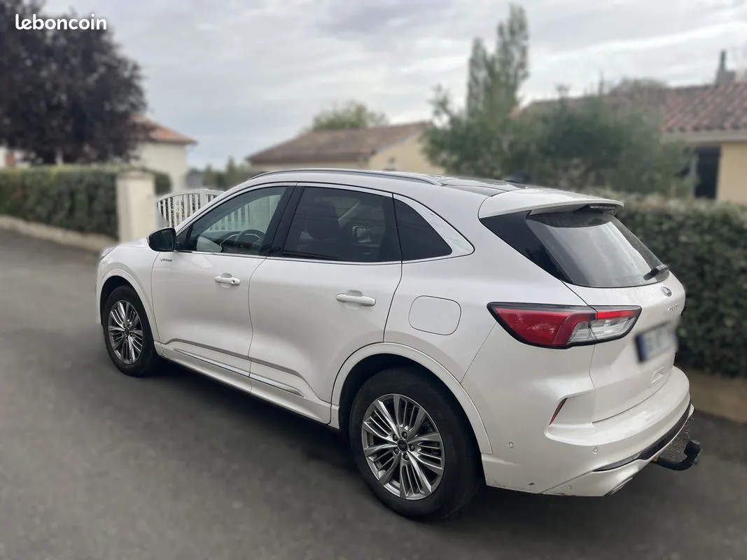 Ford Kuga 2022 photo 2