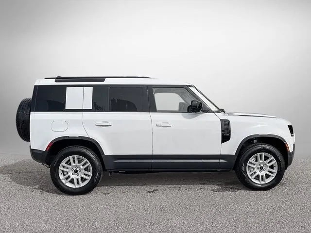 Land Rover Defender 2026 photo 4