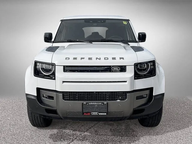 Land Rover Defender 2026 photo 2