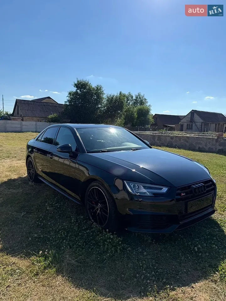 Audi A4 2017 photo 3