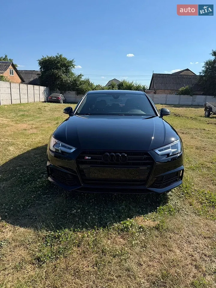 Audi A4 2017 photo 2