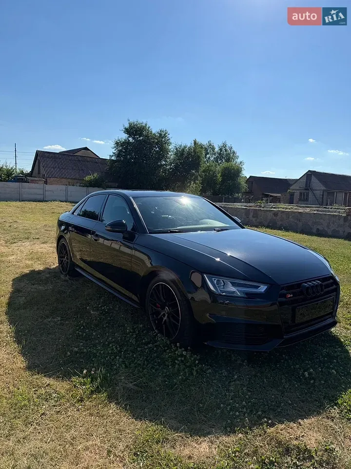 Audi A4 2017 photo 4