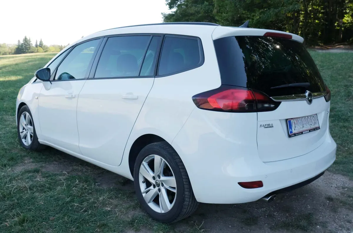 Opel Zafira 2016 photo 2