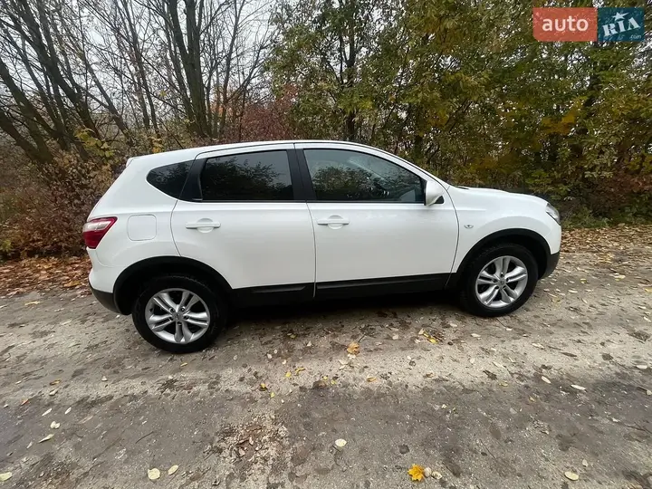 Nissan Qashqai 2011 photo 4