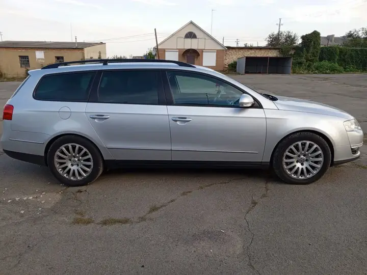 Volkswagen Passat 2009 photo 4