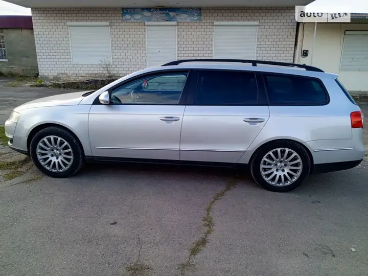 Volkswagen Passat 2009 photo 5