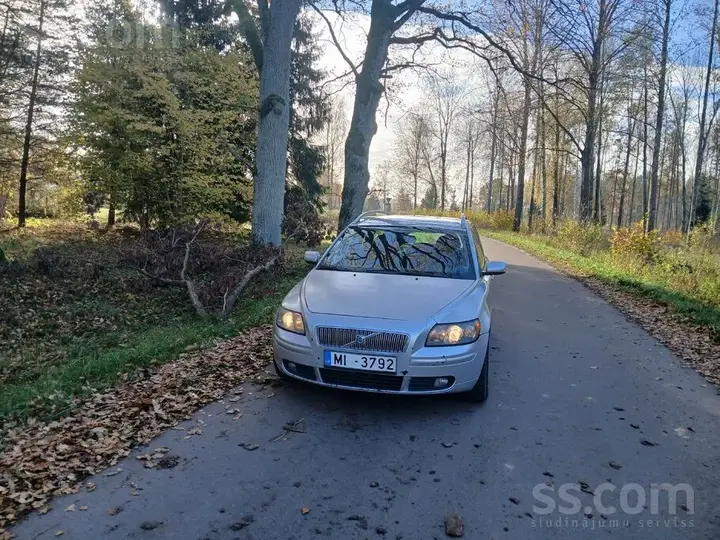 Volvo V50 2005 photo 2