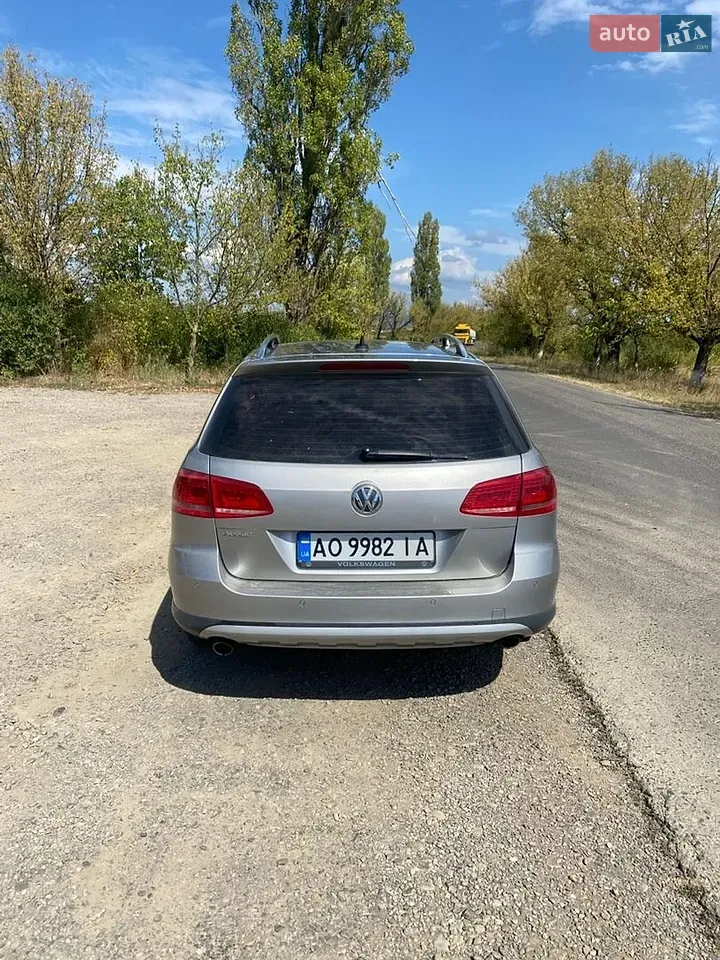 Volkswagen Passat 2012 photo 4
