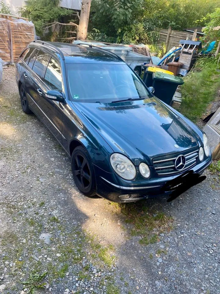 Mercedes-Benz W211