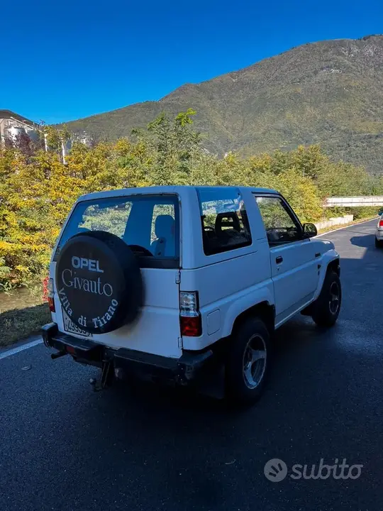 Daihatsu Feroza 1990 photo 4
