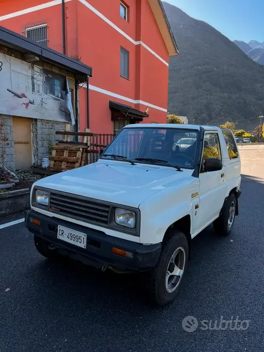 Daihatsu Feroza 1990 photo 2