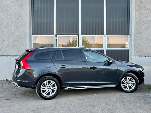 Volvo V60 Cross Country 2017 photo 4