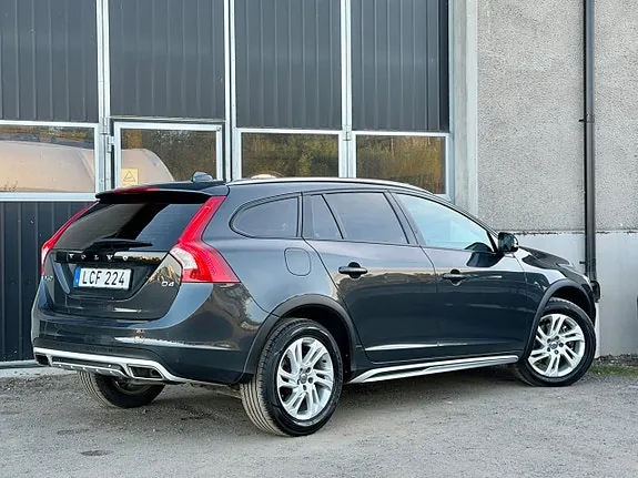 Volvo V60 Cross Country 2017 photo 5
