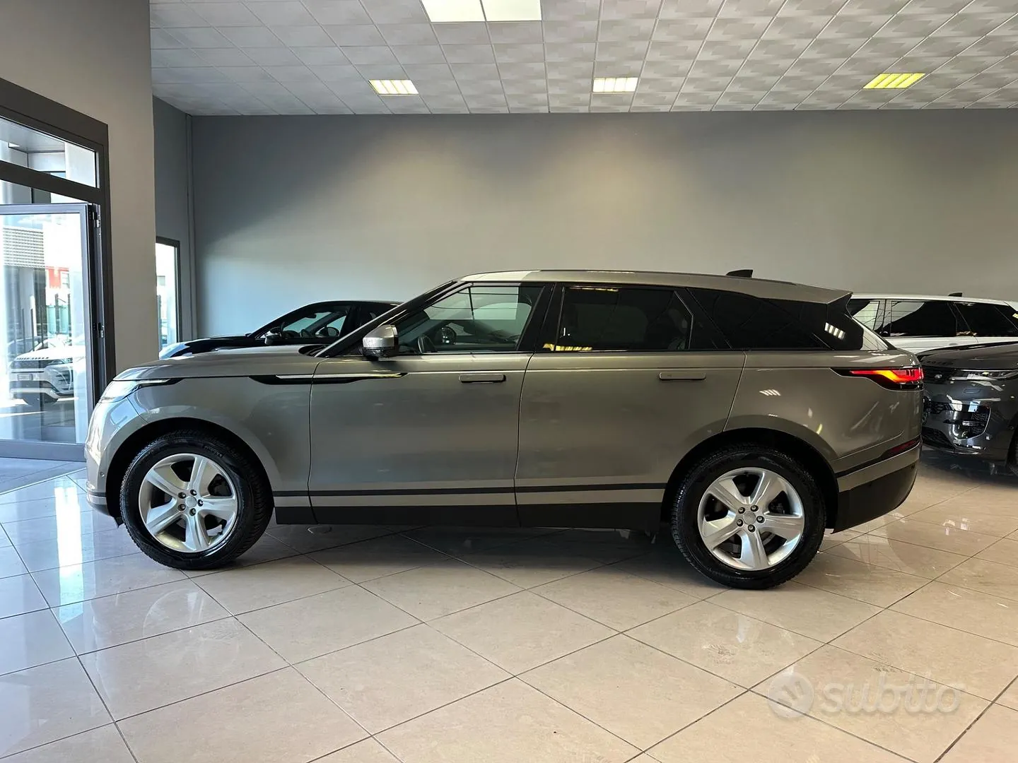 Land Rover Range Rover Velar 2021 photo 5