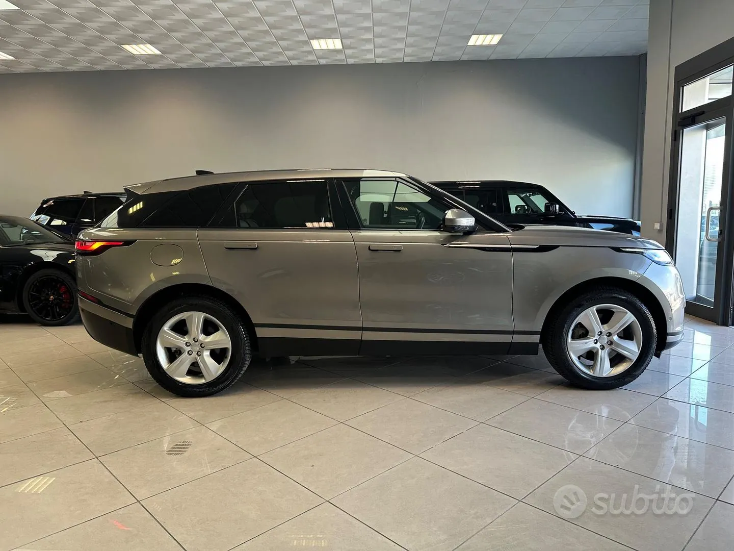 Land Rover Range Rover Velar 2021 photo 4