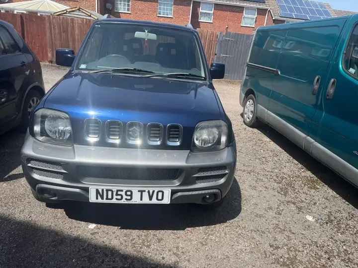 Suzuki Jimny 2010 photo 2